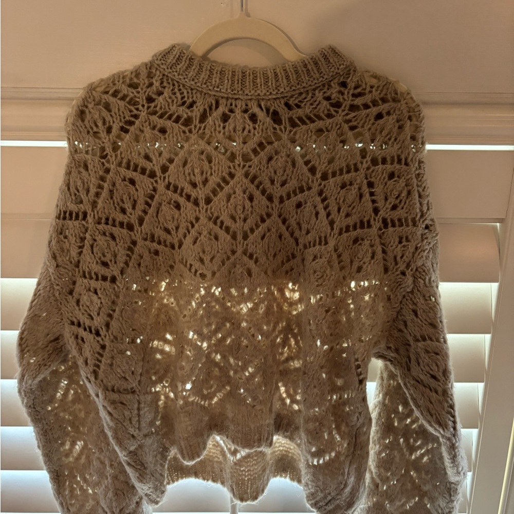 Zara Cream Crew Neck Sweater with Intricate Knit Design